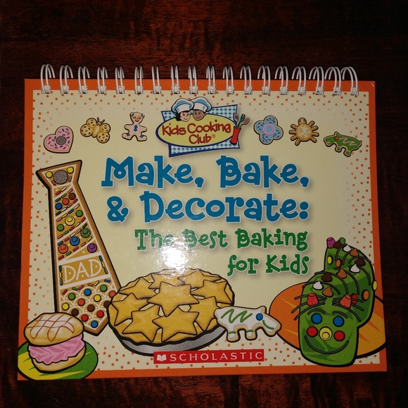 2006 Make, Bake, and Decorate cookbook, gently used - Picture 14 of 15